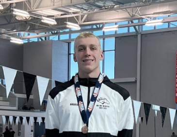 RMHS Swimmers Make Waves at IHSA State Competition